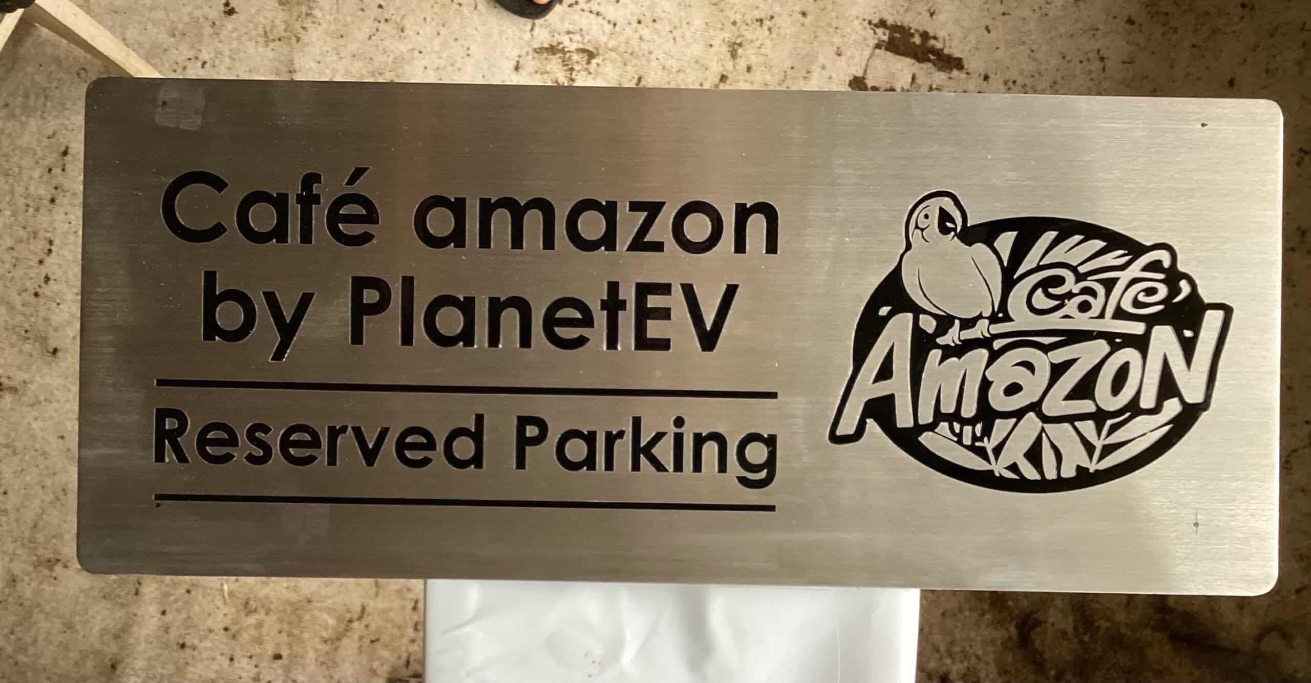 ป้ายโลโก้บริษัทอลูมิเนียมพ่นสีดำแบบพิมพ์ UV สำหรับป้ายที่จอดรถ Reserved Parking